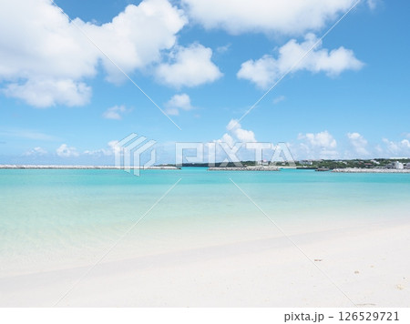 与論島の碧い海 126529721