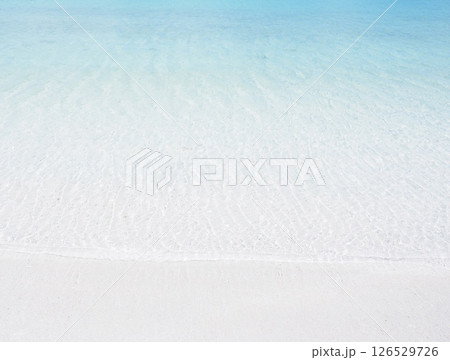 与論島の碧い海 126529726