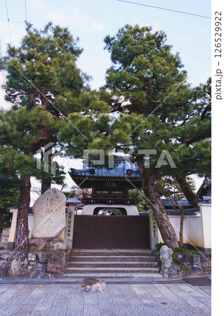 [満月寺浮御堂]お寺の入口 126529922