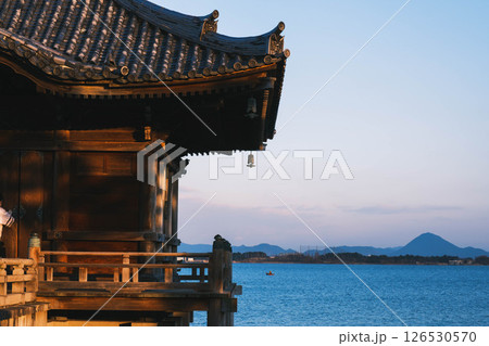 [満月寺浮御堂]琵琶湖に浮かぶ美しいお寺 126530570