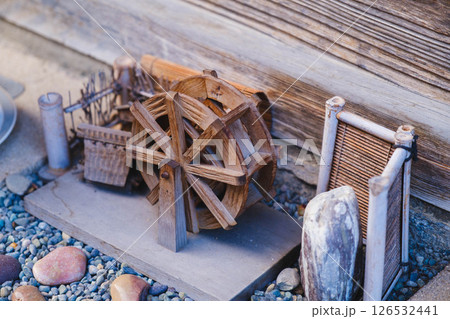 [今井町]小さな水車の模型 126532441