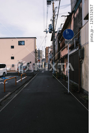 [堺山之口商店街]レトロな商店街の風景 126532657