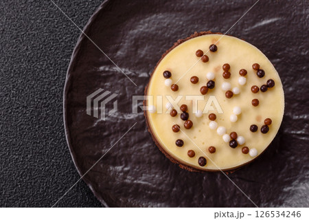Sweet round tart three chocolates 126534246