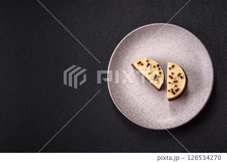 Sweet round tart three chocolates 126534270