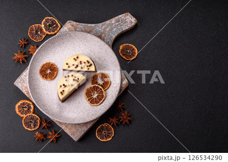 Sweet round tart three chocolates 126534290