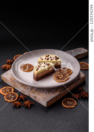 Sweet round tart three chocolates 126534294