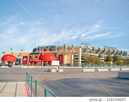 アメリカ　カリフォルニア　アナハイム　エンジェルスタジアムの駐車場にて 126534697