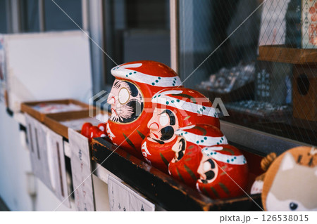 [菅原神社]真っ赤なだるま 126538015