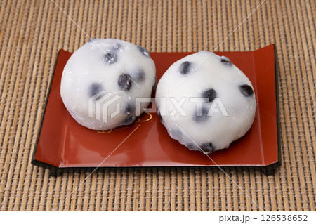 もち米から作った豆大福 126538652