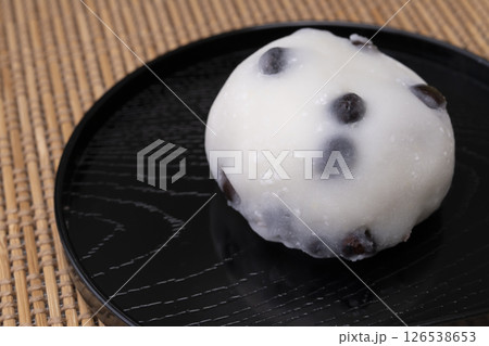 もち米から作った豆大福 126538653