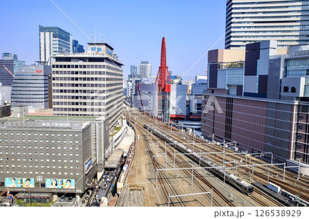 大阪駅付近を走るJR京都線321系普通電車 大阪駅付近を走るJR京都線321系普通電車 126538929