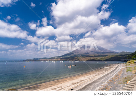 《鹿児島県》桜島の風景・海岸線からの眺め 《鹿児島県》桜島の風景・海岸線からの眺め 126540704