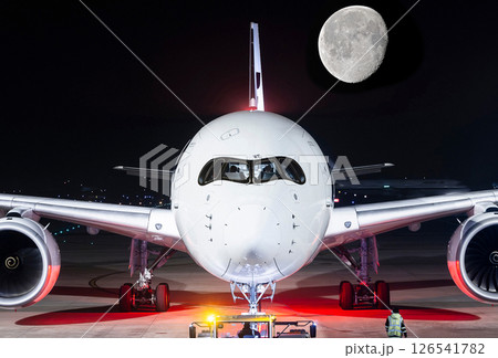 フィンランド航空A50-900と月夜 フィンランド航空A50-900と月夜 126541782