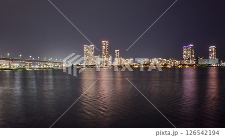 福岡 夜の香椎浜海岸の景色 福岡アイランドシティを望む 福岡 夜の香椎浜海岸の景色 福岡アイランドシティを望む 126542194