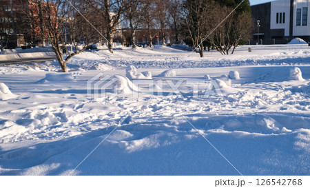 雪だるまの残骸 雪だるまの残骸 126542768
