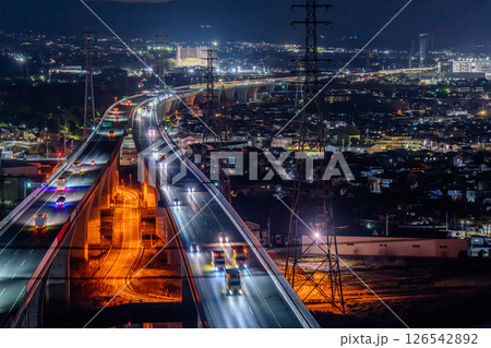 《静岡県》新東名高速道路の夜景 《静岡県》新東名高速道路の夜景 126542892