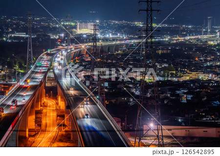 《静岡県》新東名高速道路の夜景 《静岡県》新東名高速道路の夜景 126542895