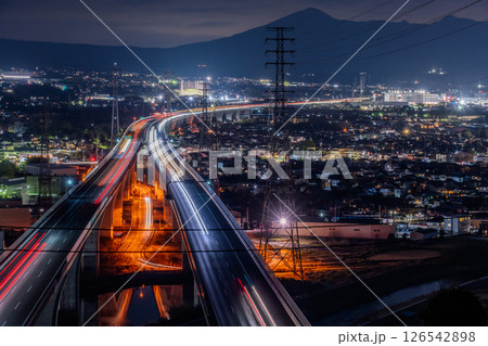 《静岡県》新東名高速道路の夜景 126542898