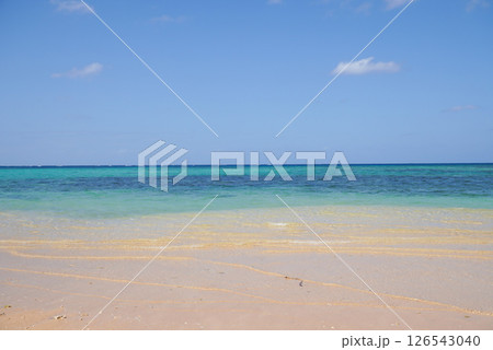 石垣島の美しい海 126543040