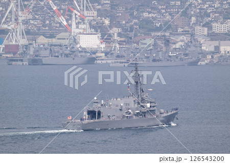 呉基地に帰港する護衛艦いなづま 126543200