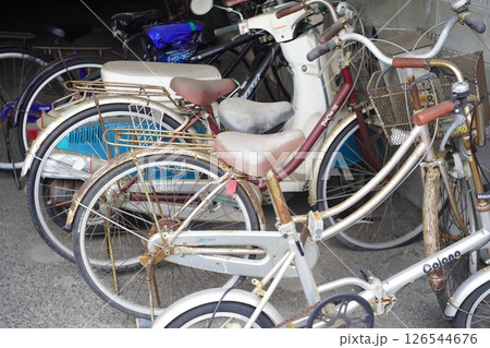 たくさん並んだ自転車 たくさん並んだ自転車 126544676