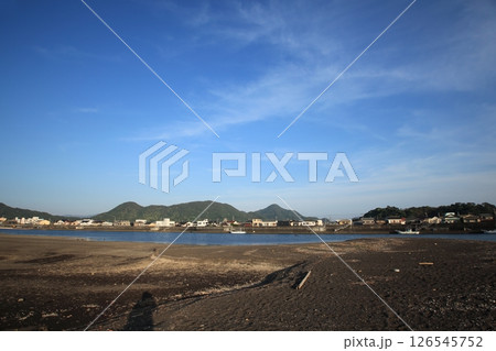 砂浜から見た風景 126545752