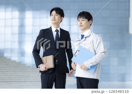 ビジネス　若い男性のポートレート 126546510