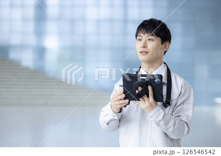 ビジネス　作業着を着ている男性のポートレート 126546542