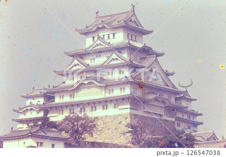 姫路城と青空 126547038