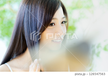 若い女性の美容イメージ 若い女性の美容イメージ 126547563
