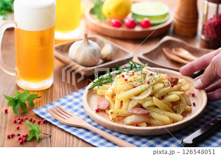 冷凍フライドポテトでジャーマンポテト 126548051