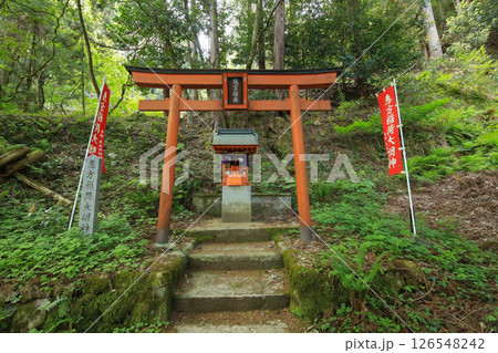 兵庫県勝岡市　恵方稲荷神社 126548242