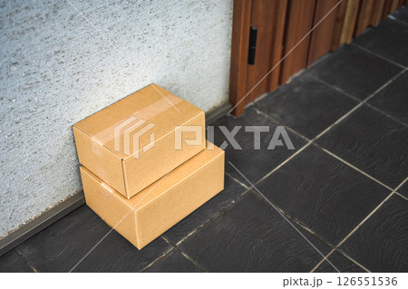 置き配 置き配 126551536