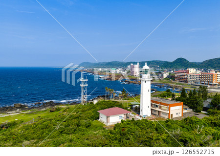 野島崎灯台と南房総の海岸都市風景(千葉県南房総市) 野島崎灯台と南房総の海岸都市風景(千葉県南房総市) 126552715