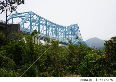 道の駅「生月大橋」から見る生月大橋 126552870