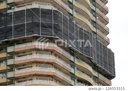 修繕中のタワーマンション 126553313
