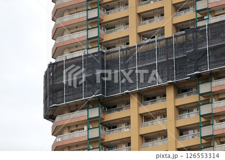修繕中のタワーマンション 126553314