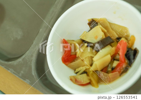 低カロリー減塩病院食（筍と野菜のオイスターソース炒め） 126553541