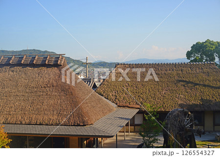 高松四国村ミウゼアム茅葺き屋根の建物-4 126554327