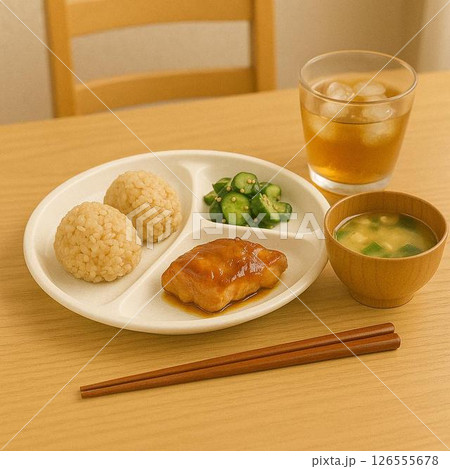 美味しそうな和風朝食 126555678