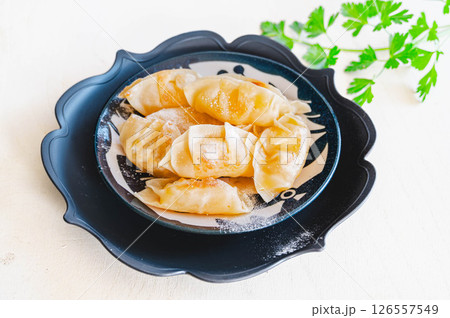 ぎょうざの皮アップルパイ 126557549