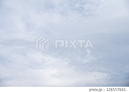雨 雨雲 雲 灰色 白色 初夏 梅雨 5月 6月 イメージ 126557681