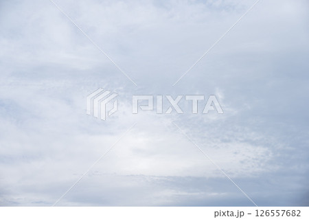 雨 雨雲 雲 灰色 白色 初夏 梅雨 5月 6月 イメージ 126557682