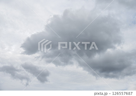 雨 雨雲 雲 灰色 白色 初夏 梅雨 5月 6月 イメージ 雨 雨雲 雲 灰色 白色 初夏 梅雨 5月 6月 イメージ 126557687