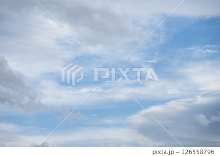 初夏の空 夏 初夏 梅雨 空 青空 5月 126558796