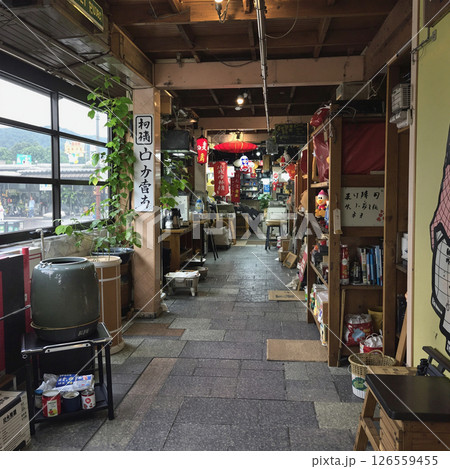 レトロな商店街 126559455