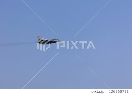 F-16  ファイティング・ファルコン 訓練飛行 126560731