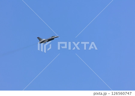 F-16 ファイティング・ファルコン 訓練飛行 F-16 ファイティング・ファルコン 訓練飛行 126560747