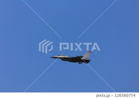 F-16  ファイティング・ファルコン 訓練飛行 126560754