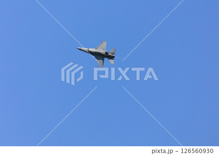 F-16 ファイティング・ファルコン 訓練飛行 F-16 ファイティング・ファルコン 訓練飛行 126560930